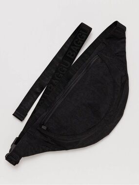 BAGGU crescent Fanny pack / black
